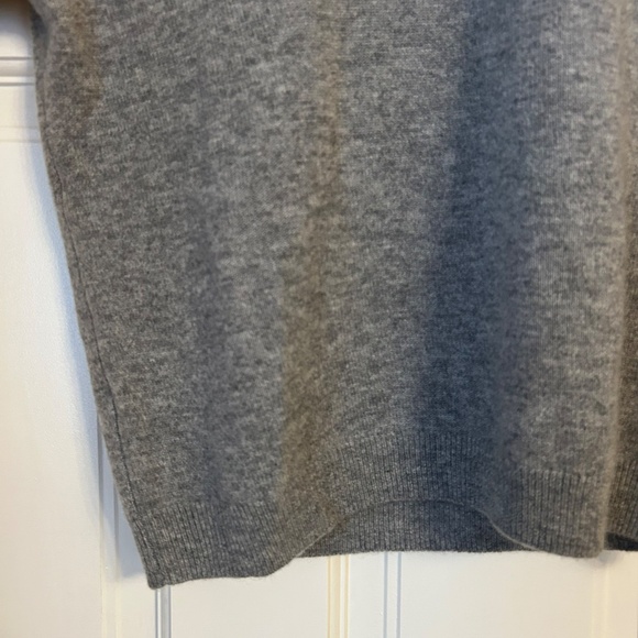 NWT Quince Women’s 100% Mongolian Cashmere Tee Grey Size Medium - Picture 2 of 6